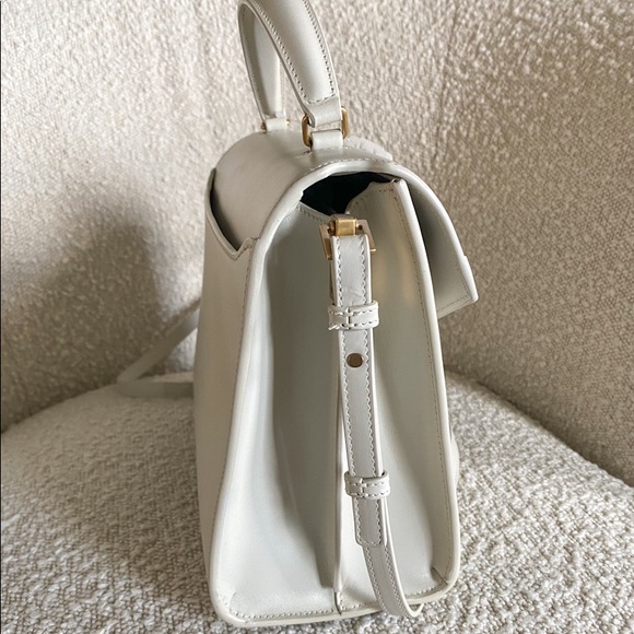 ❣️SOLD❣️Saint Laurent Medium Cassandra Bag - Picture 5 of 10